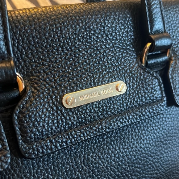 MICHAEL KORS MACKENZIE BLACK PEBBLED LEATHER SATCHEL - Picture 3 of 15